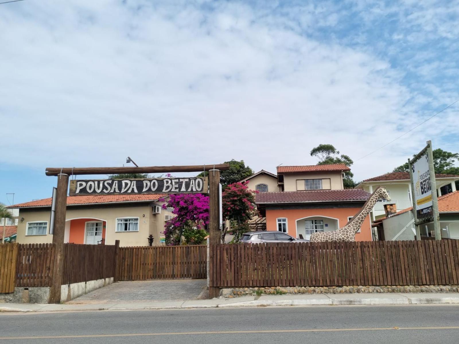 Pousada Do Betao Guarda do Embaú Exterior foto